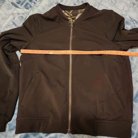 Lululemon jacket - Picture 2 of 13